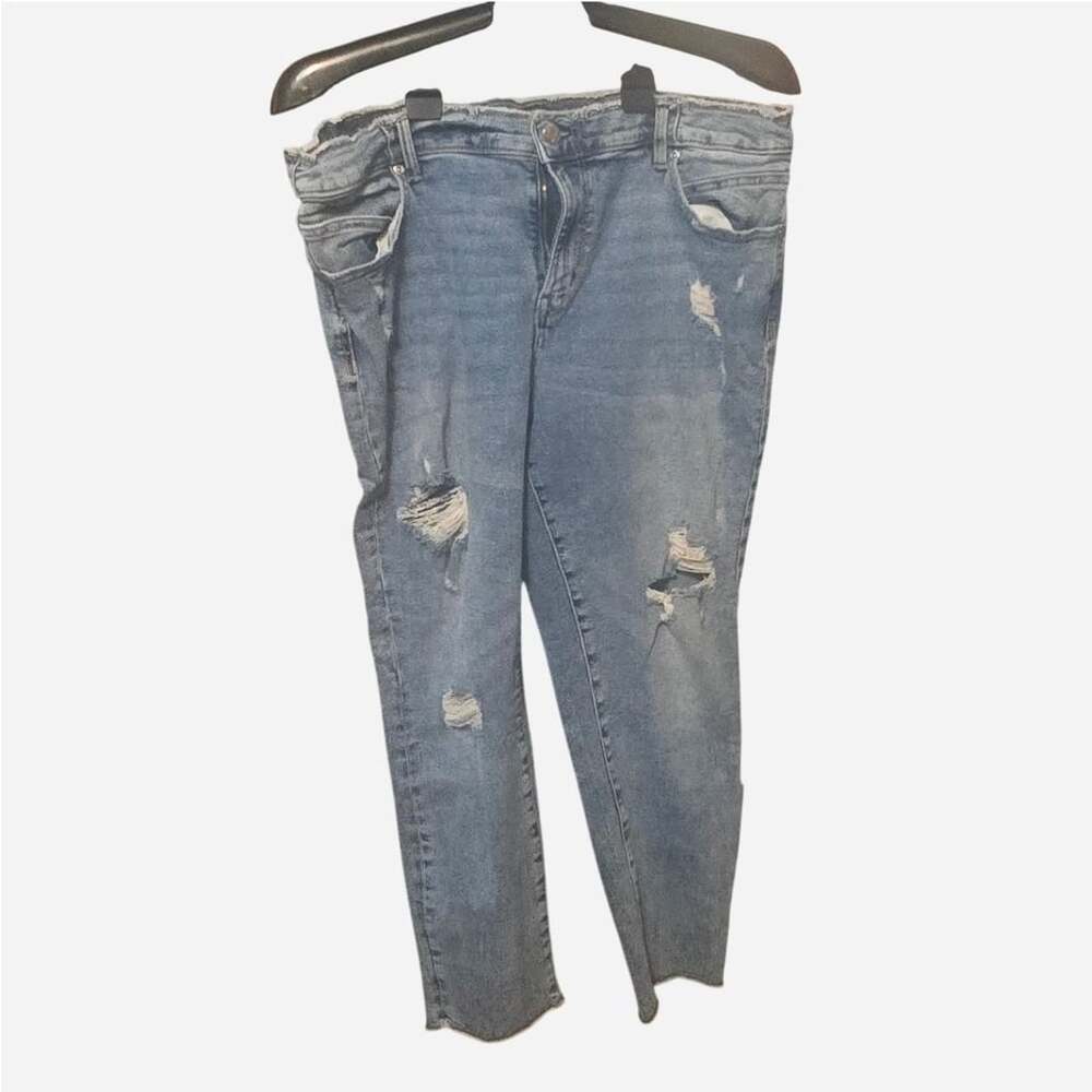 maurices Distressed Stretch Jeans Size 20W Light Wash Denim Pants